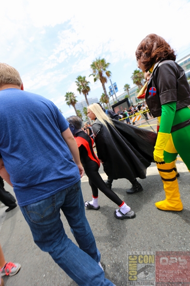 SDCC-San-Diego-Comic-Con-2014-Photos-Photography-Exhibit-Hall-Gaslamp-Convention-Center-Costumes-001-RSJ