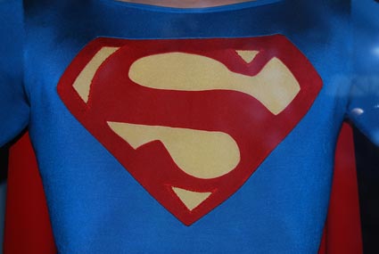 prop-store-collection-superman-costume-movieum-05-x425