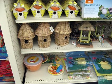 big-lots-store-shelf-birdhouse-x425