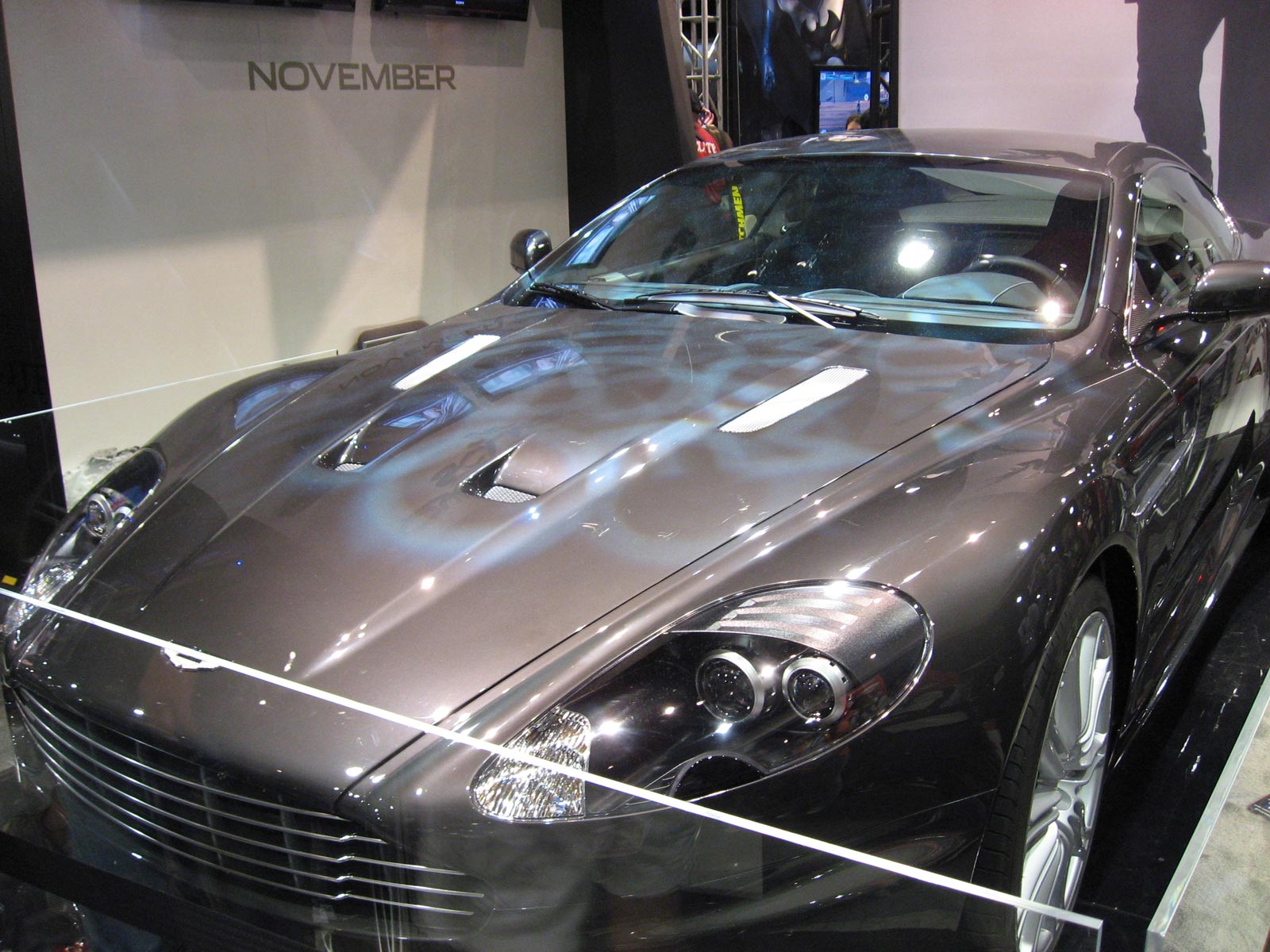 aston martin 007 quantum of solace