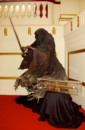 saint-louis-symphony-orchestra-lord-of-the-rings-original-prop-photo-f-x425