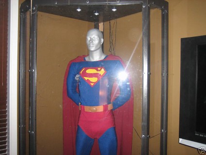 cupidsarrow08-superman-costume-armando-alvarez-ana-mungia-super-hollywood-mgm-photo-ebay-02-x425 cupidsarrow08-superman-costume-armando-alvarez-ana-mungia-super-hollywood-mgm-photo-ebay-02-x425