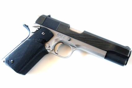 terminator-2-colt-detonics-pistol-custom-original-prop-01-x425