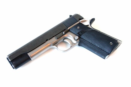 terminator-2-colt-detonics-pistol-custom-original-prop-02-x425