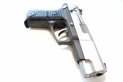true-lies-desperado-ruger-p90-pistol-firearm-prop-04-x425 true-lies-desperado-ruger-p90-pistol-firearm-prop-04-x425