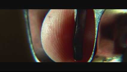 kill-bill-blu-ray-high-definition-screencap-movie-prop-gun-03-x425