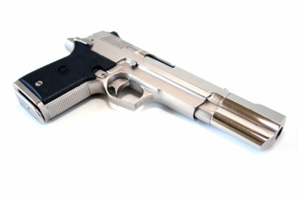 kill-bill-the-bride-original-prop-pistol-02-x425
