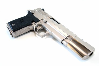 kill-bill-the-bride-original-prop-pistol-03-x425