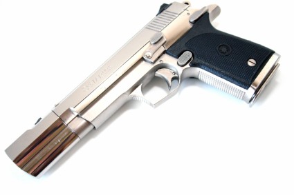 kill-bill-the-bride-original-prop-pistol-05-x425
