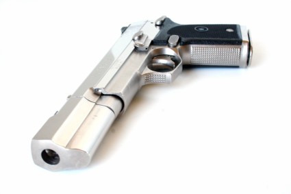 kill-bill-the-bride-original-prop-pistol-06-x425