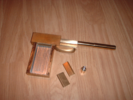 New-Golden-Gun-Prop-Replica-x425 New-Golden-Gun-Prop-Replica-x425
