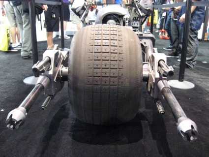 San-Diego-Comic-Con-Dark-Knight-Bike-02 [x425]