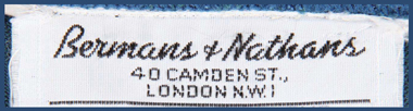 Superman-Costume-Profiles-in-History-Prop-Store-of-London-September-2009-x380 Superman-Costume-Profiles-in-History-Prop-Store-of-London-September-2009-x380