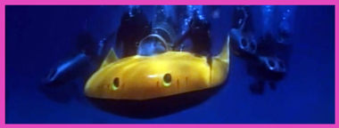 James-Bond-007-Thunderball-Bomb-Sled-Life-Death-Movie-Prop-Video-x380