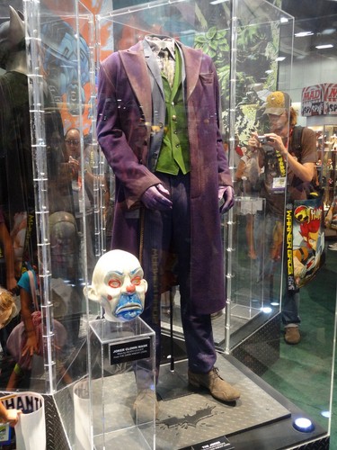 Original-Movie-Prop-Costume-San-Diego-Comic-Con-05-x500