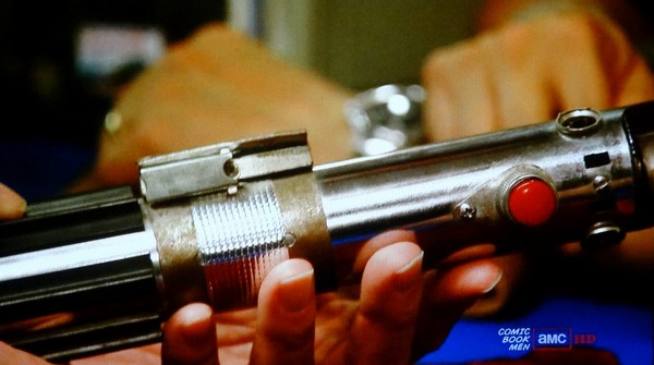 Comic-Book-Men-Star-Wars-Luke-Lightsaber-Authentication-01-x600