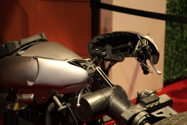 San-Diego-Comic-Con-2012-Movie-Props-Displays-Dark-Knight-Batpod-03
