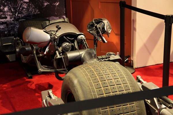 San-Diego-Comic-Con-2012-Movie-Props-Displays-Dark-Knight-Batpod-05