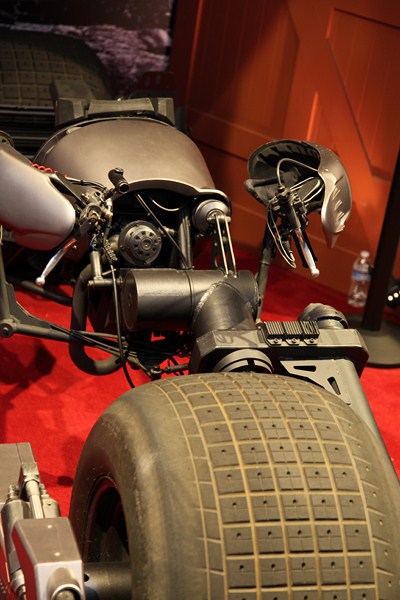 San-Diego-Comic-Con-2012-Movie-Props-Displays-Dark-Knight-Batpod-06
