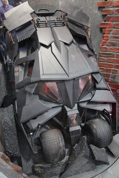 San-Diego-Comic-Con-2012-Movie-Props-Displays-Dark-Knight-Mini-Tumbler-02