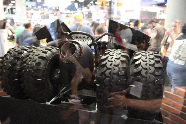 San-Diego-Comic-Con-2012-Movie-Props-Displays-Dark-Knight-Mini-Tumbler-04