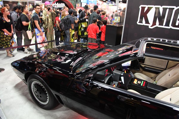 San-Diego-Comic-Con-2012-Movie-Props-Displays-Knight-Rider-KITT-06