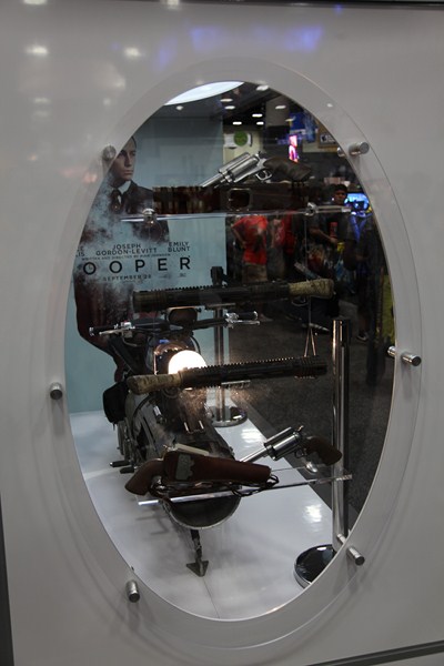 San-Diego-Comic-Con-2012-Movie-Props-Displays-Looper-01