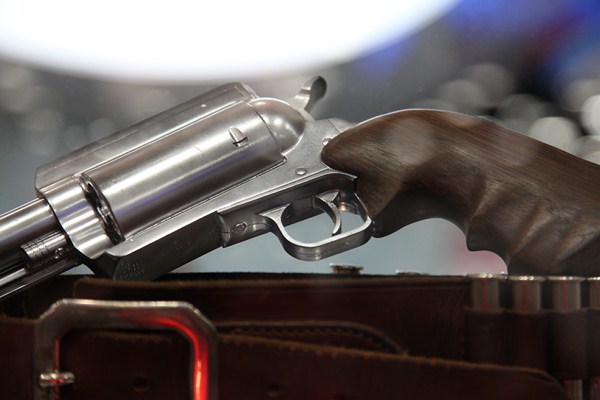 San-Diego-Comic-Con-2012-Movie-Props-Displays-Looper-01
