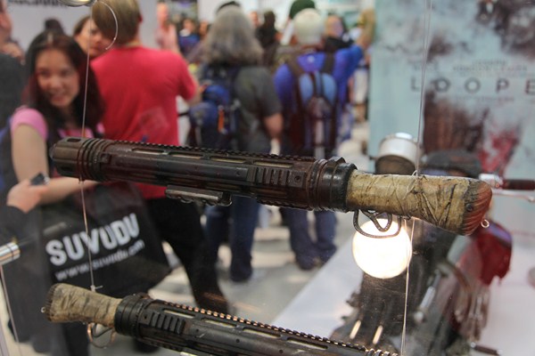 San-Diego-Comic-Con-2012-Movie-Props-Displays-Looper-01