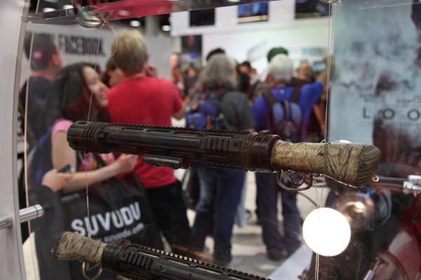 San-Diego-Comic-Con-2012-Movie-Props-Displays-Looper-01
