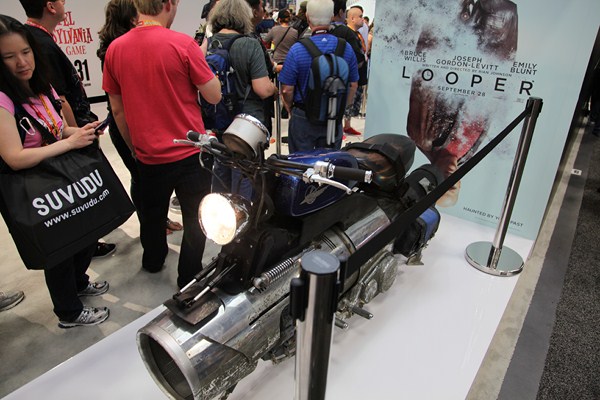 San-Diego-Comic-Con-2012-Movie-Props-Displays-Looper-01