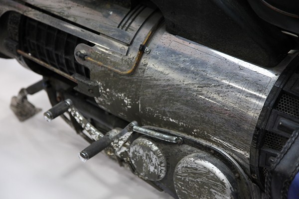 San-Diego-Comic-Con-2012-Movie-Props-Displays-Looper-01