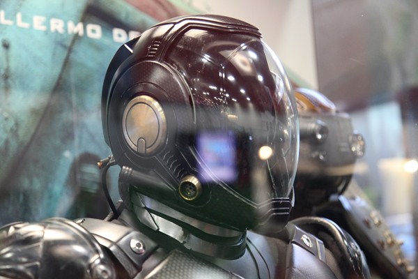 San-Diego-Comic-Con-2012-Movie-Props-Displays-Pacific-Rim-01