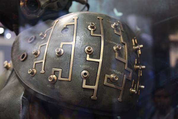 San-Diego-Comic-Con-2012-Movie-Props-Displays-Pacific-Rim-01