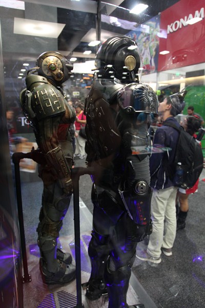 San-Diego-Comic-Con-2012-Movie-Props-Displays-Pacific-Rim-01