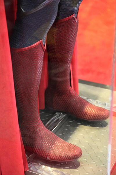 San-Diego-Comic-Con-2012-Movie-Props-Displays-Superman-01