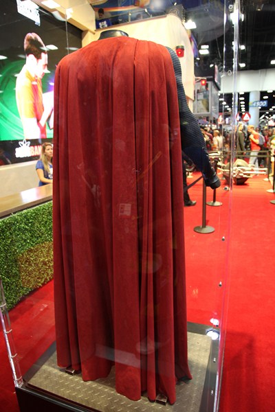 San-Diego-Comic-Con-2012-Movie-Props-Displays-Superman-01