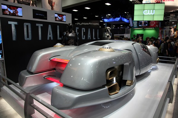 San-Diego-Comic-Con-2012-Movie-Props-Displays-Total-Recall-01