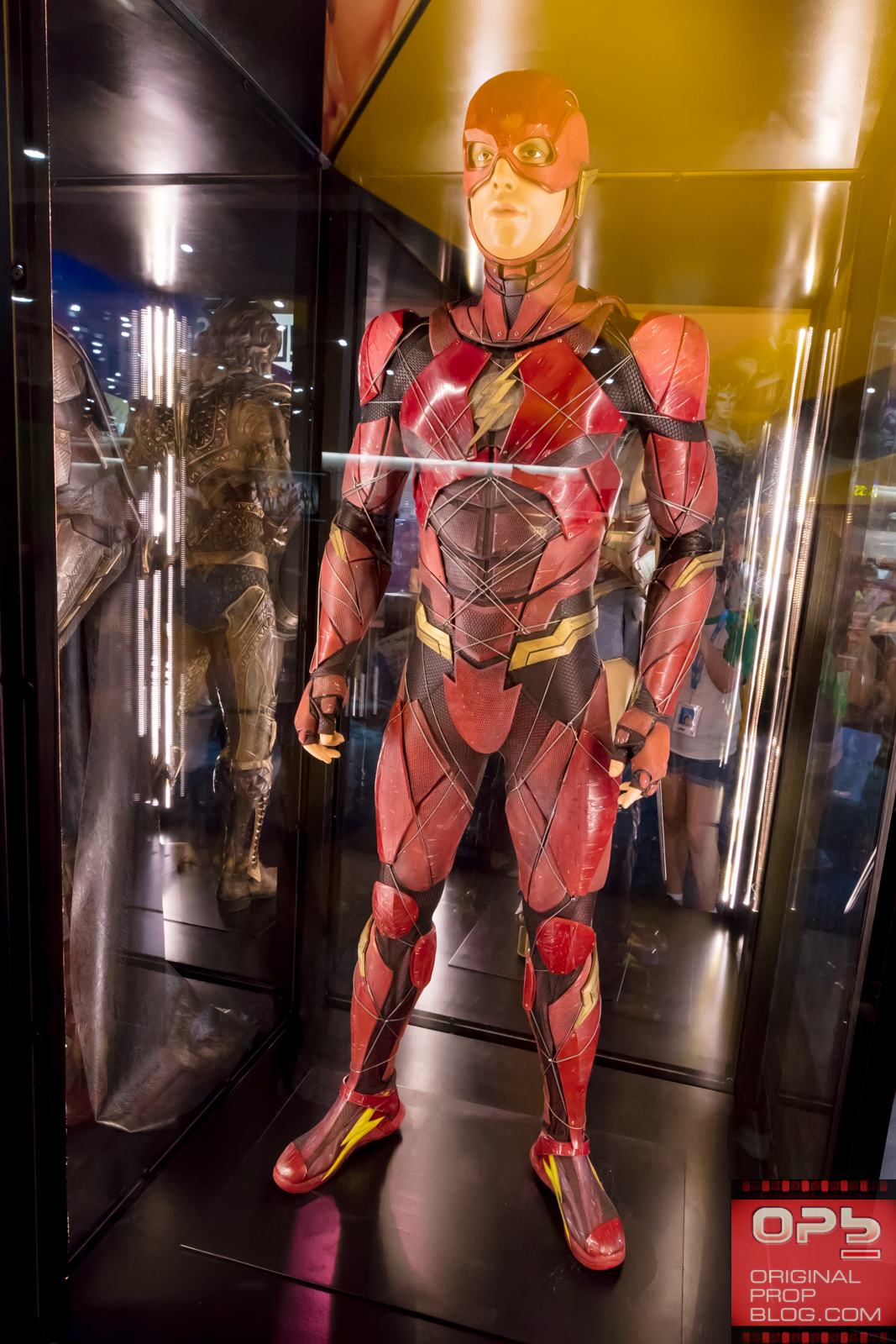 San Diego Comic-Con 2017: DC Comics “Justice League” Costume Exhibit (#SDCC # ...1067 x 1600