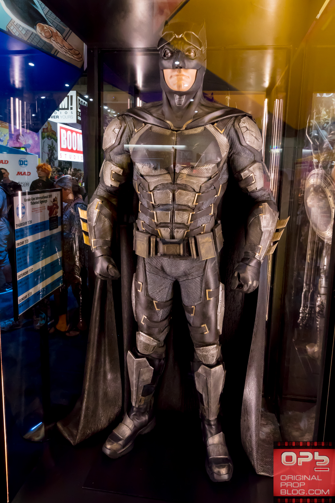 San Diego Comic-Con 2017: DC Comics “Justice League” Costume Exhibit (#SDCC # ...