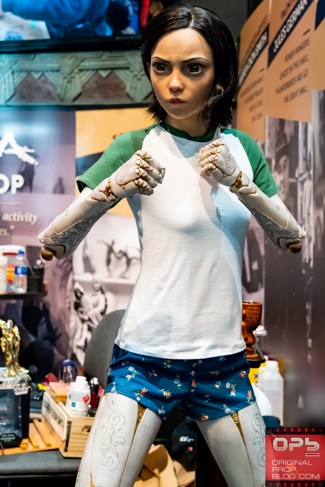 San Diego Comic Con 2018 Weta Workshop Prop And Costume Exhibit