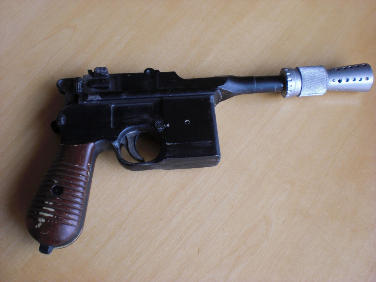 star-wars-blaster-id-01.jpg