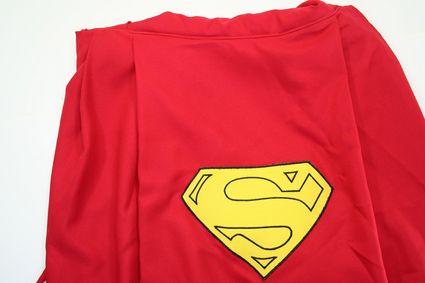 17 Superman-Costume-Cape-Back-Top-Half x425