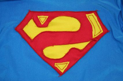 44 Superman-Costume-Chest-Emblem-Insideout-Full x425