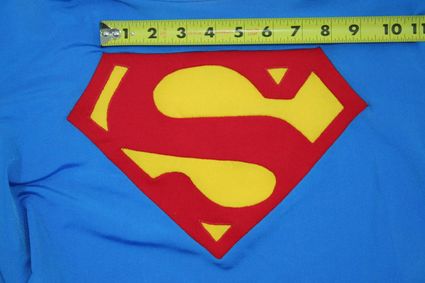 45 Superman-Costume-Chest-Emblem-Front-Taped-01 x425