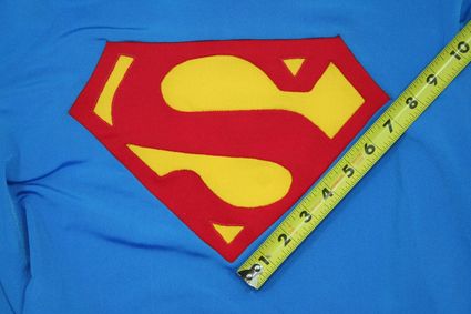 46 Superman-Costume-Chest-Emblem-Front-Taped-02 x425