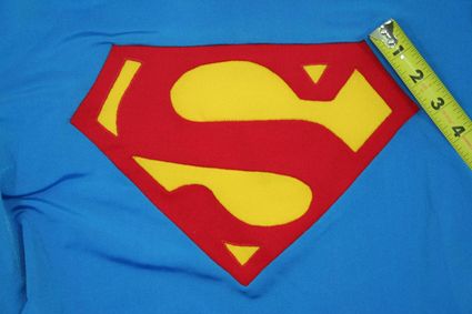 47 Superman-Costume-Chest-Emblem-Front-Taped-03 x425