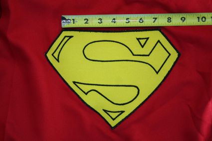 49 Superman-Costume-Cape-Full-Emblem-Taped-01 x425