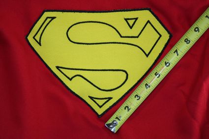 50 Superman-Costume-Cape-Full-Emblem-Taped-03 x425
