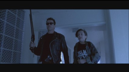 terminator-2-hd-screencapture-shotgun-movie-prop-21-x425